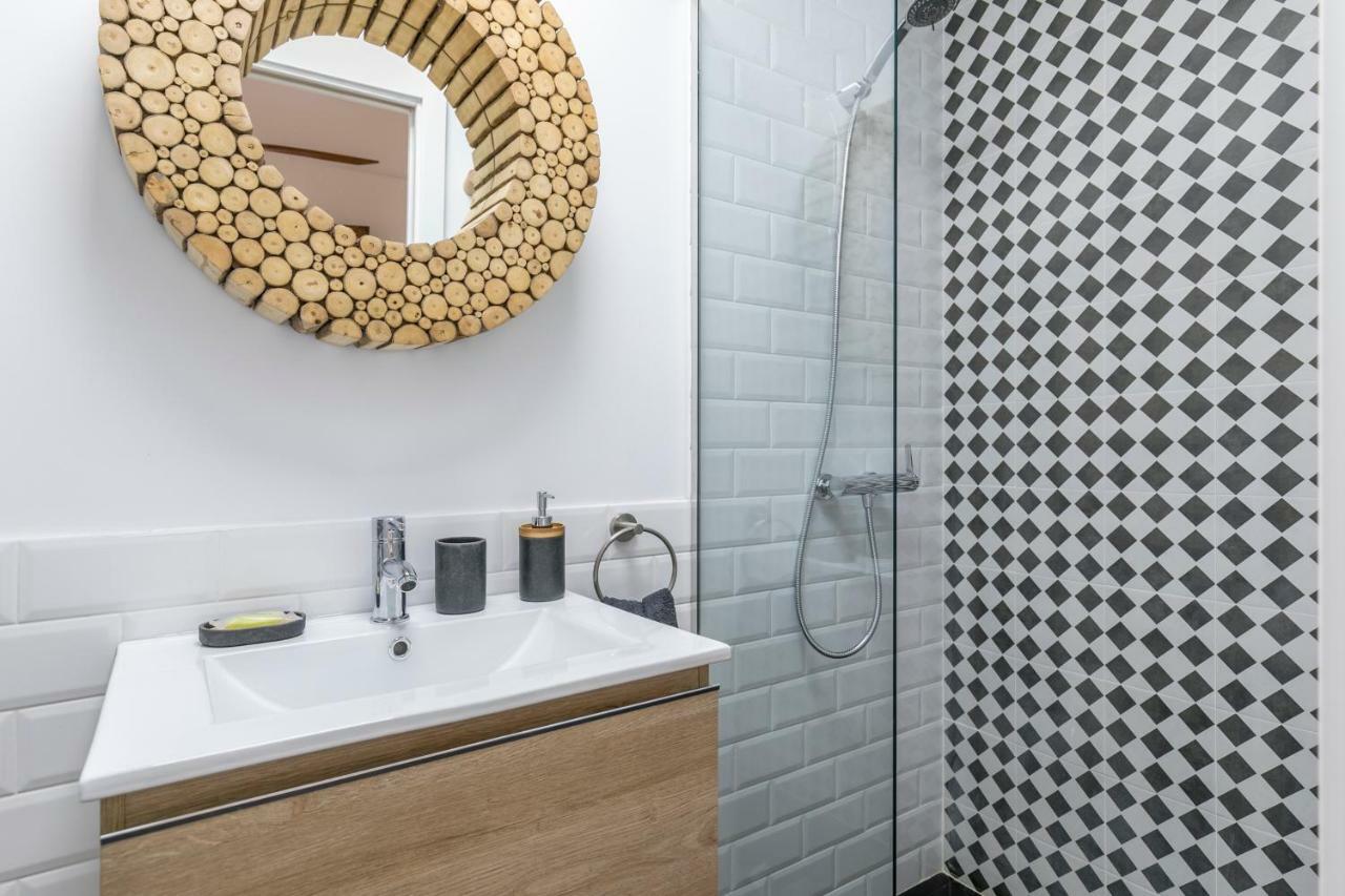 Bonito apartamento en típica corrala en el centro de Madrid Exterior foto